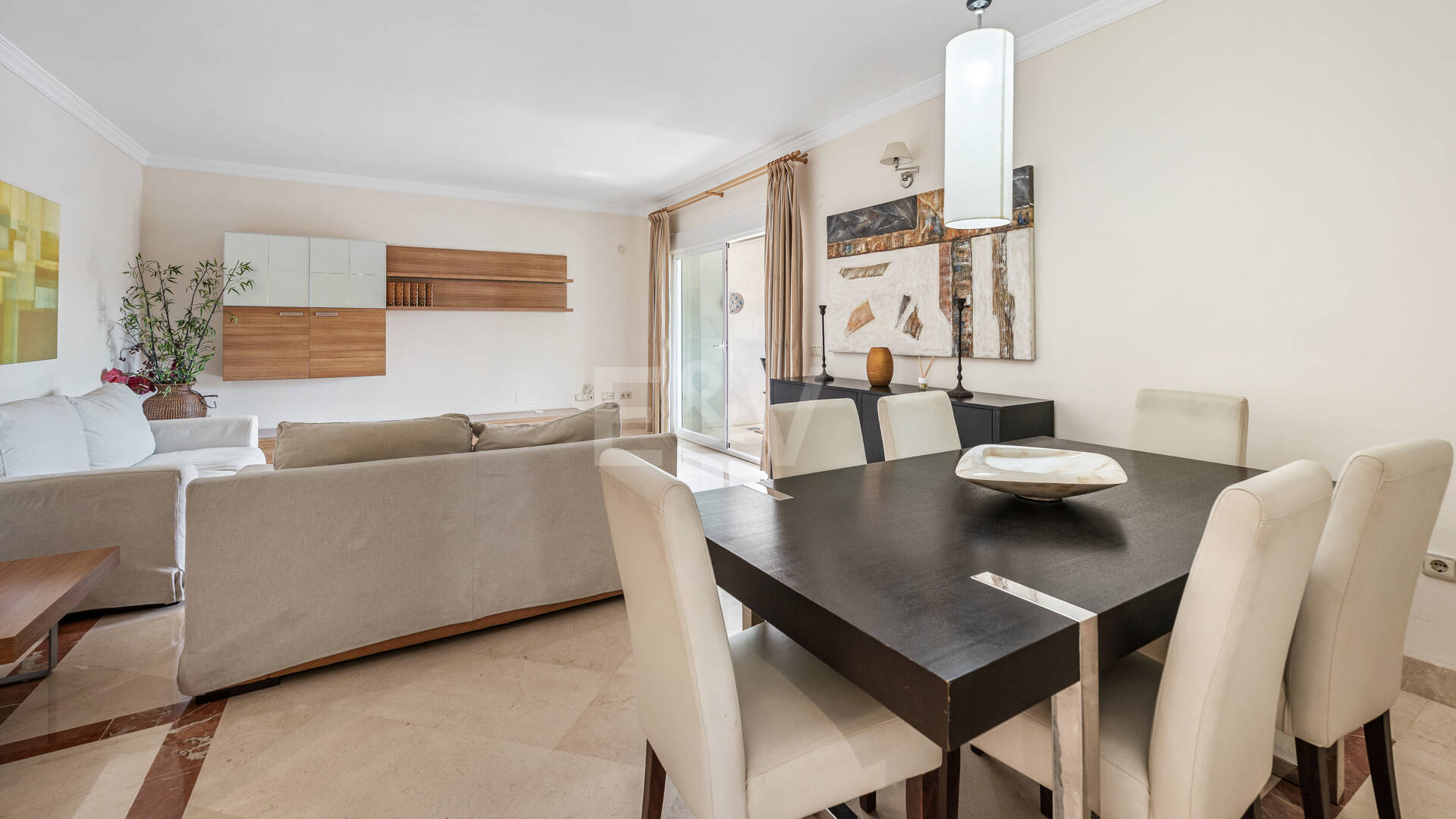 Apartamento en segunda línea de playa a pie del centro de Marbella y todos los servicios