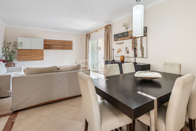 Apartamento en segunda línea de playa a pie del centro de Marbella y todos los servicios