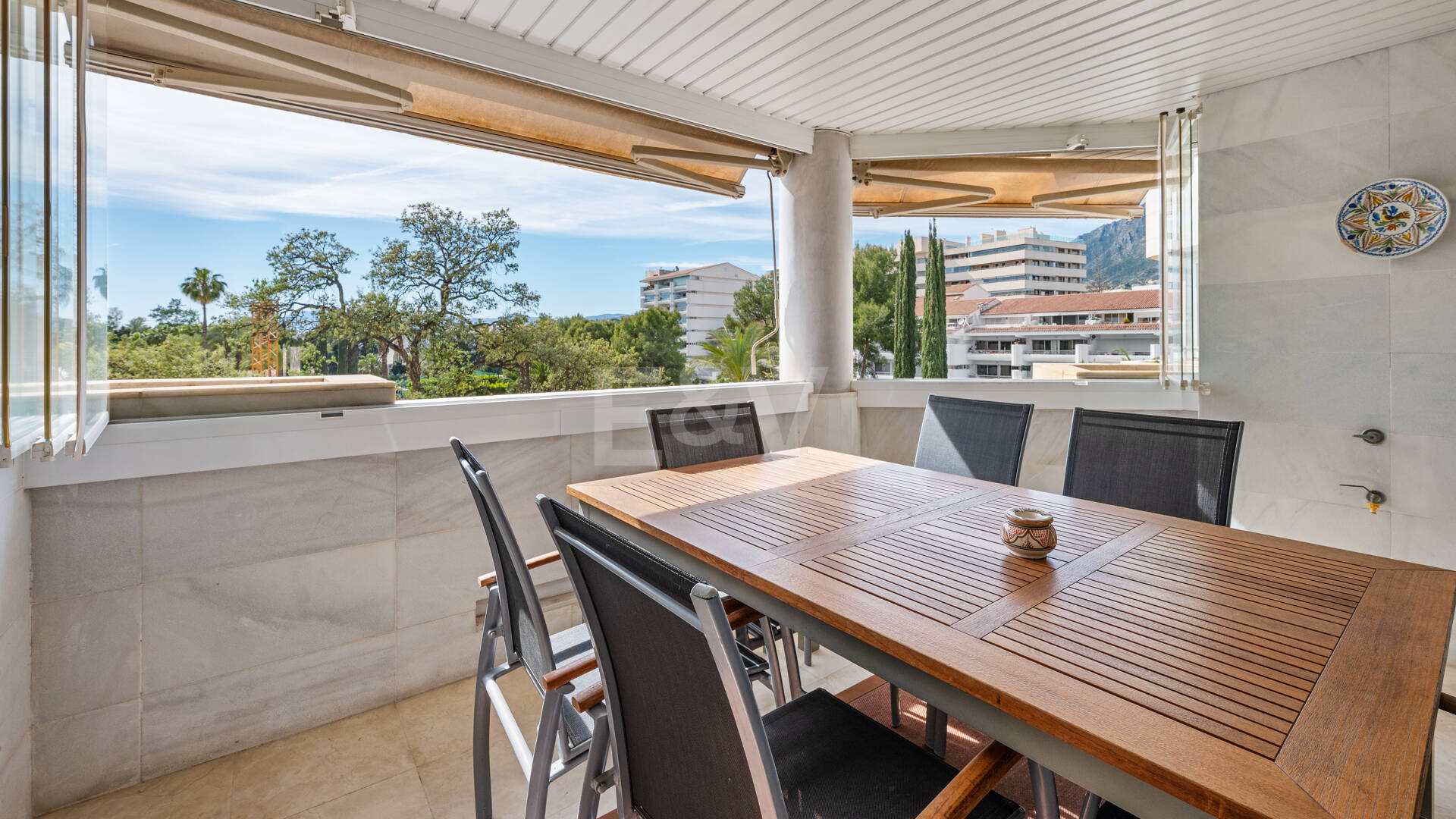 Apartamento en segunda línea de playa a pie del centro de Marbella y todos los servicios