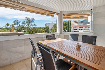 Apartamento en segunda línea de playa a pie del centro de Marbella y todos los servicios