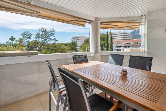 Apartamento en segunda línea de playa a pie del centro de Marbella y todos los servicios