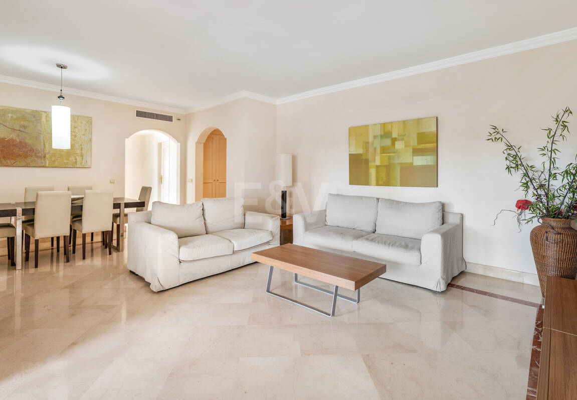 Apartamento en segunda línea de playa a pie del centro de Marbella y todos los servicios