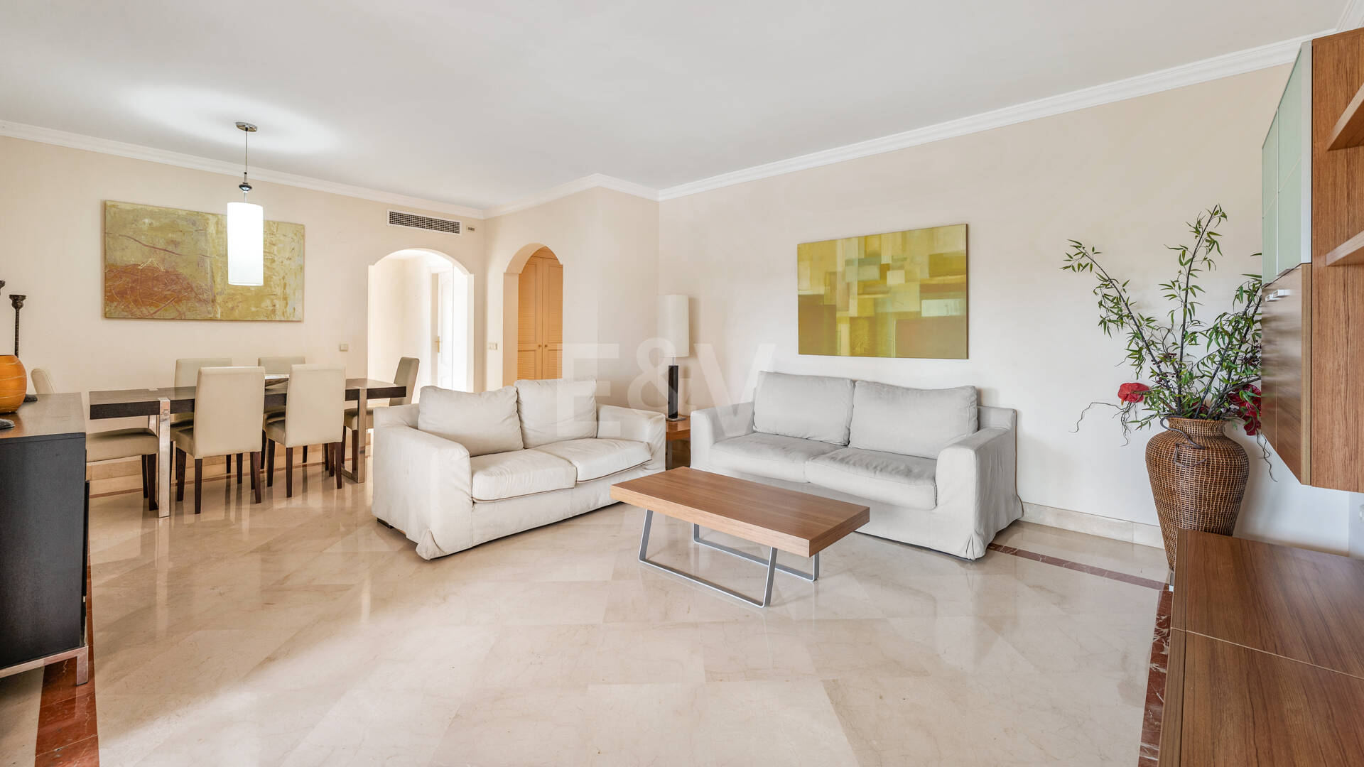 Apartamento en segunda línea de playa a pie del centro de Marbella y todos los servicios