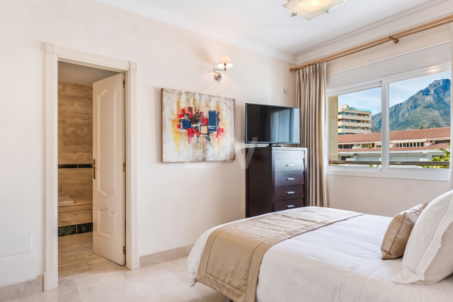 Apartamento en segunda línea de playa a pie del centro de Marbella y todos los servicios