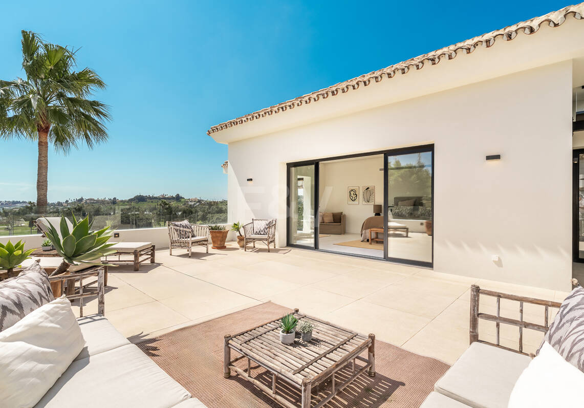 Frontline Golf Luxury: Modern Andalusian Villa with Panoramic Views in Los Naranjos Golf, Nueva Andalucia