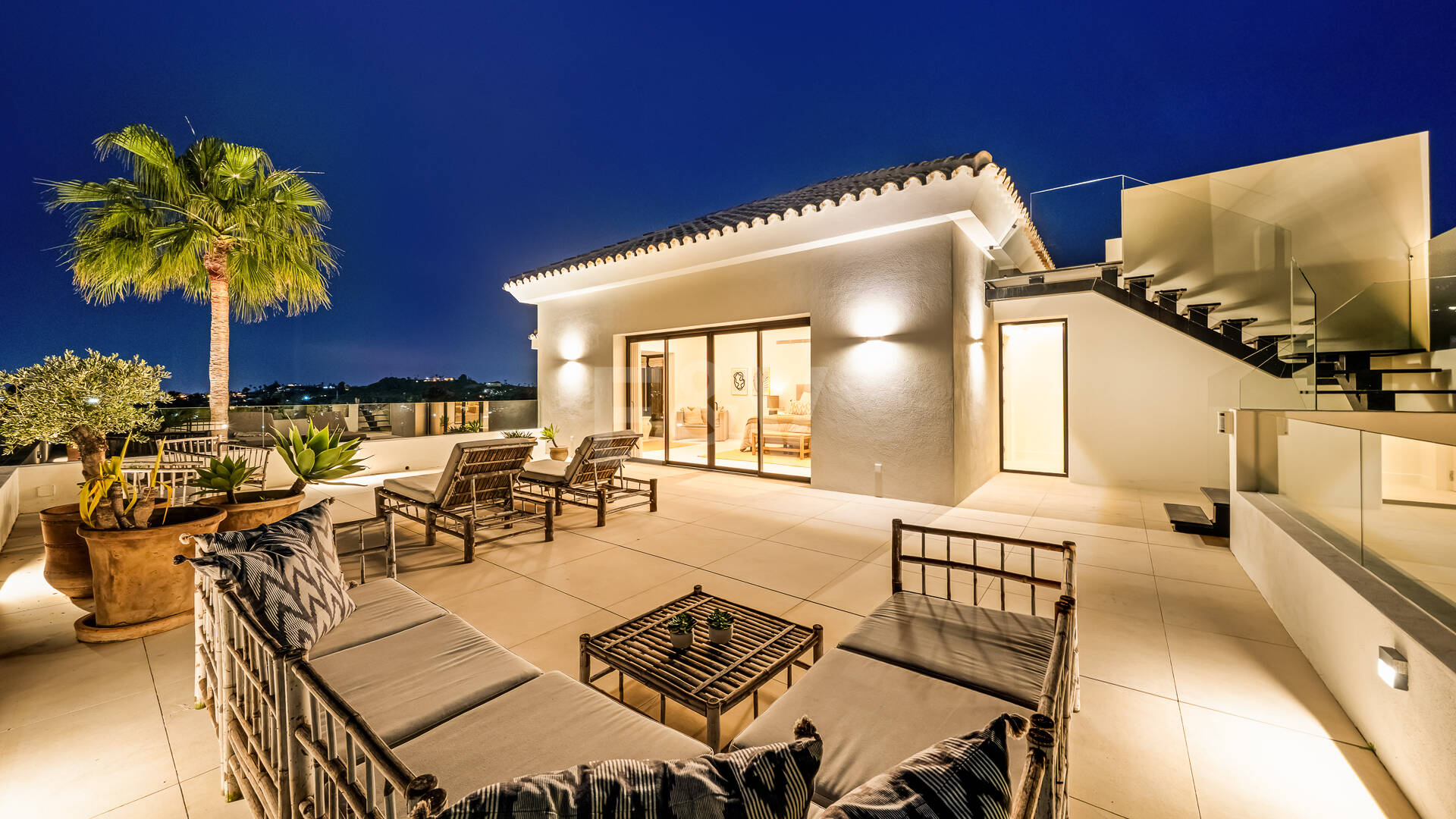 Golf-Luxus in erster Reihe: Moderne andalusische Villa mit Panoramablick in Los Naranjos