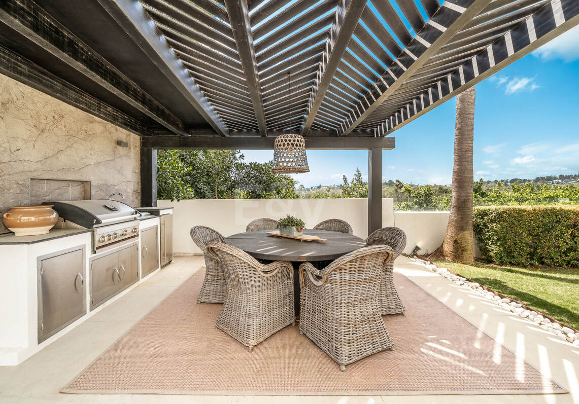 Frontline Golf Luxury: Modern Andalusian Villa with Panoramic Views in Los Naranjos Golf, Nueva Andalucia