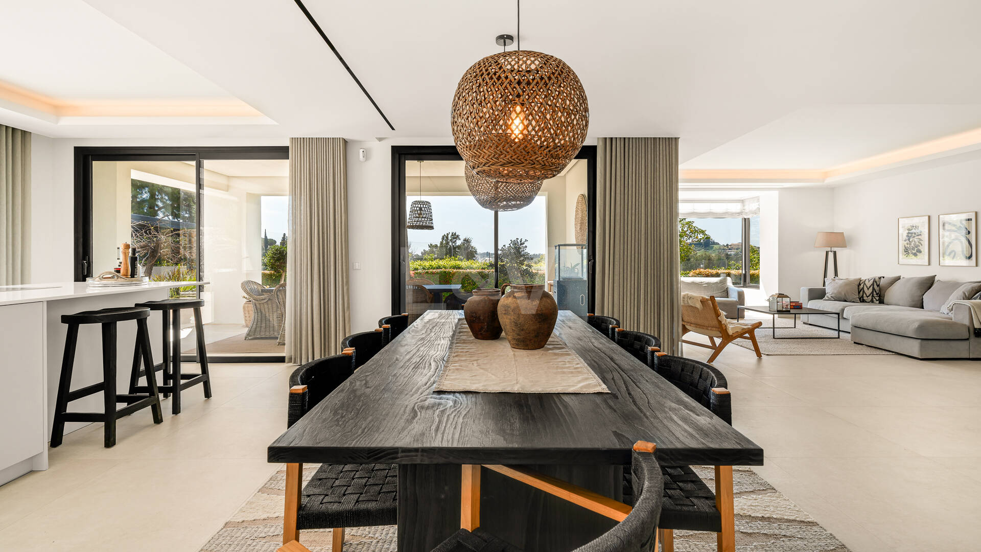 Golf-Luxus in erster Reihe: Moderne andalusische Villa mit Panoramablick in Los Naranjos