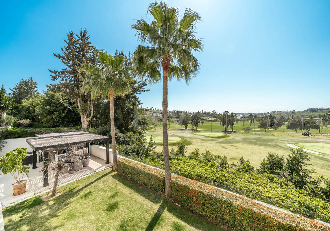 Frontline Golf Luxury: Modern Andalusian Villa with Panoramic Views in Los Naranjos Golf, Nueva Andalucia