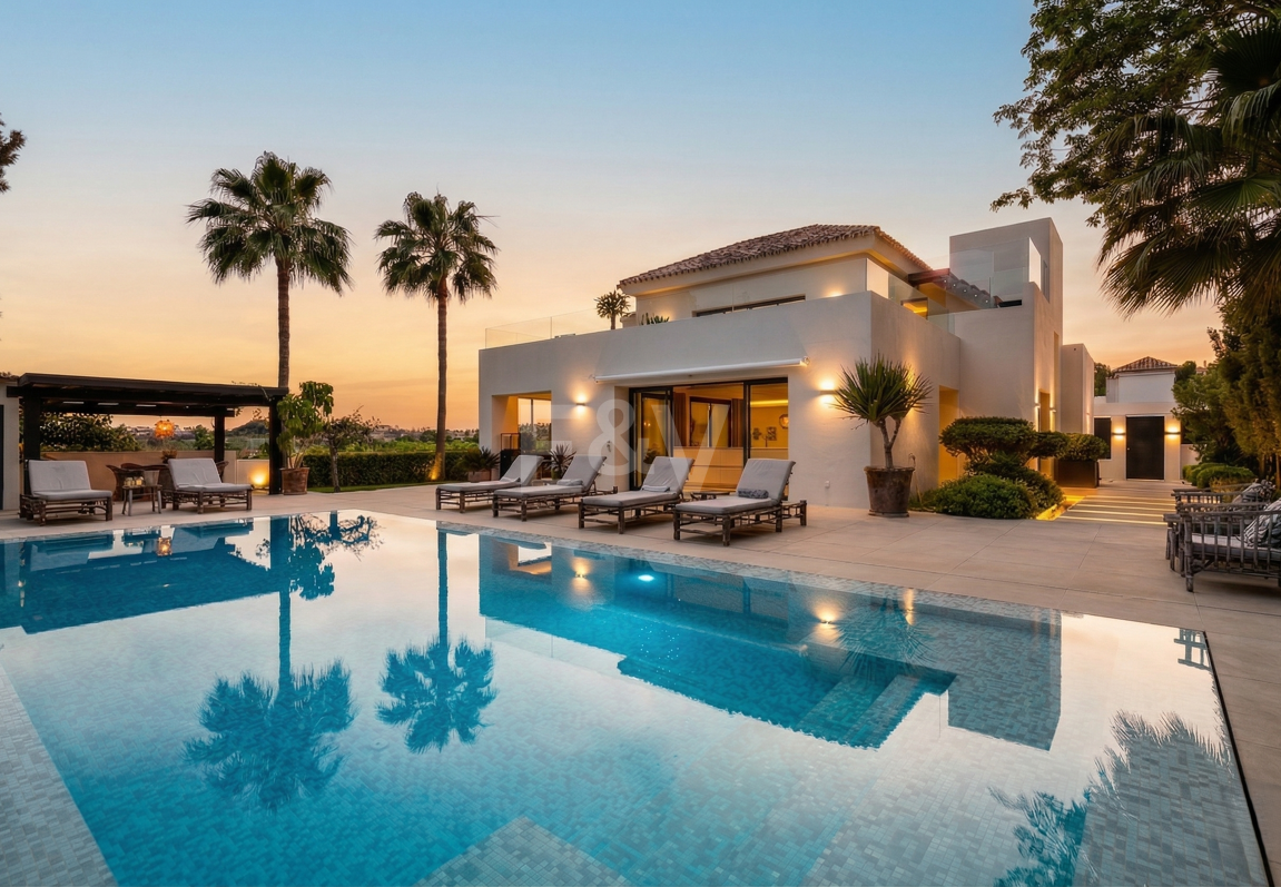 Golf-Luxus in erster Reihe: Moderne andalusische Villa mit Panoramablick in Los Naranjos