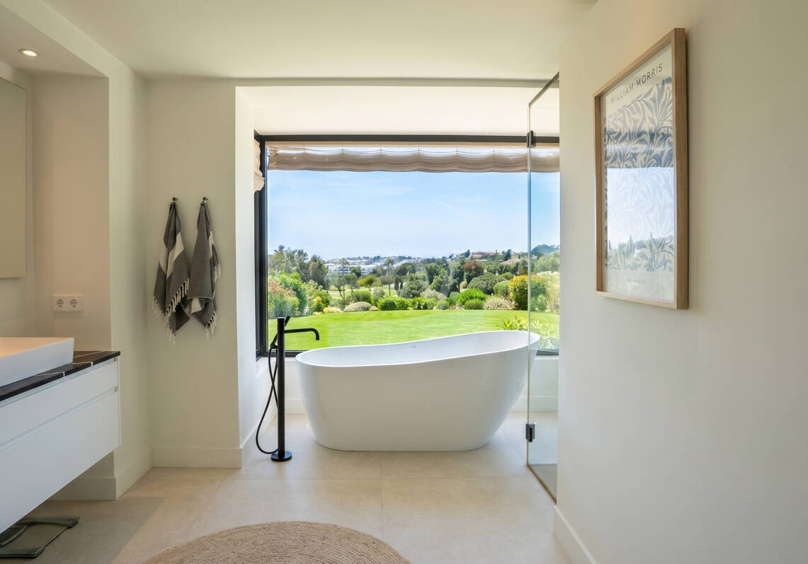 Frontline Golf Luxury: Modern Andalusian Villa with Panoramic Views in Los Naranjos Golf, Nueva Andalucia