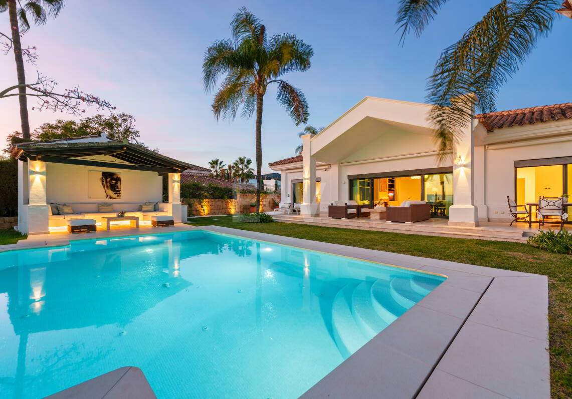 Elegant Single-Level Villa in Nueva Andalucia with Sea Views and Complete Privacy