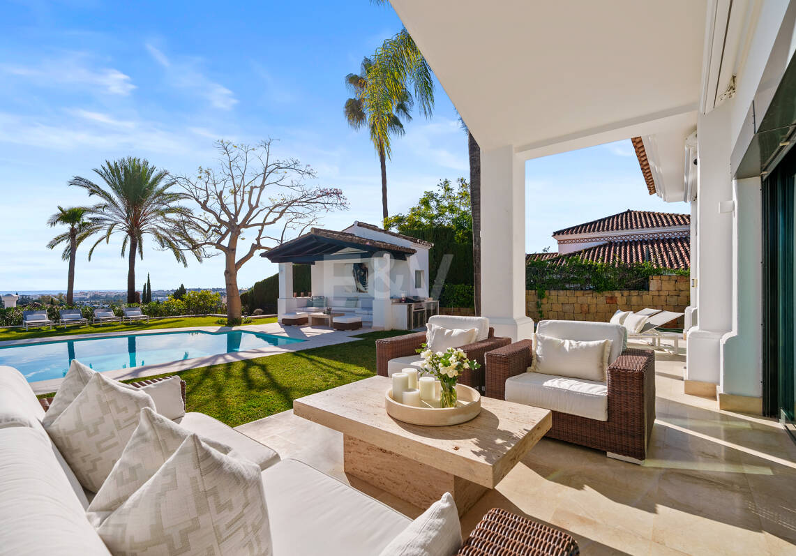 Elegant Single-Level Villa in Nueva Andalucia with Sea Views and Complete Privacy