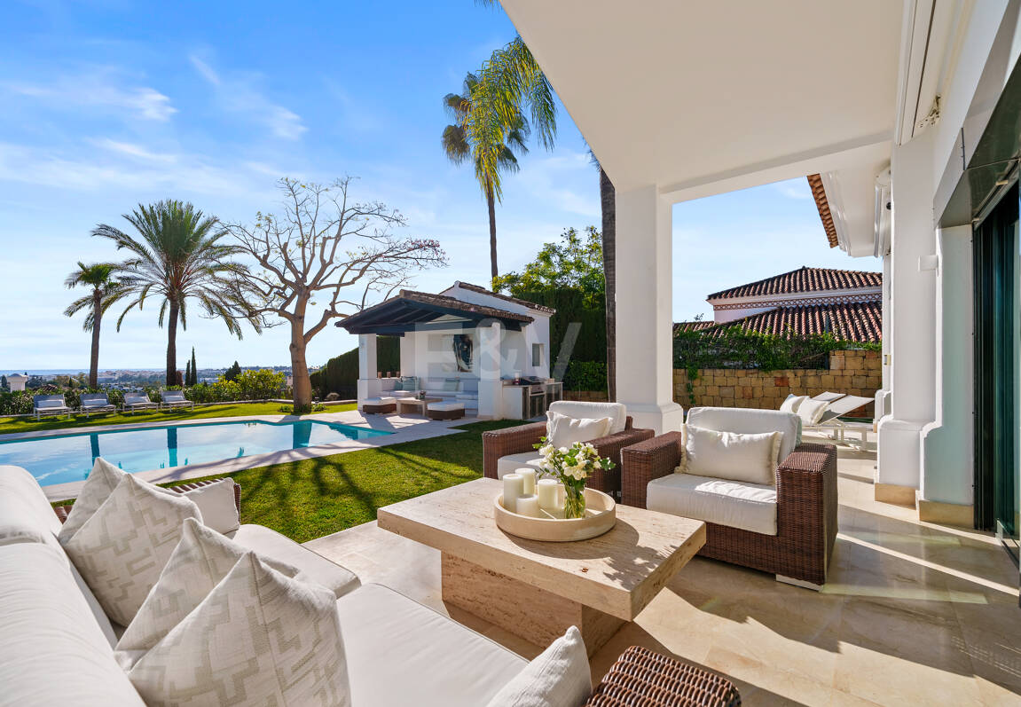 Elegant Single-Level Villa in Nueva Andalucia with Sea Views and Complete Privacy
