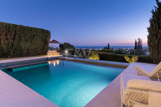 Luxury Semi-Detached Villa with Stunning Sea Views and Elegant Contemporary Design