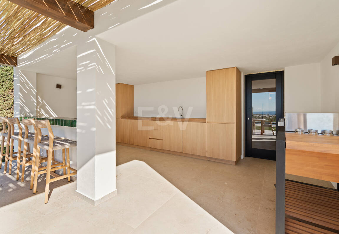 Luxury Semi-Detached Villa with Stunning Sea Views and Elegant Contemporary Design