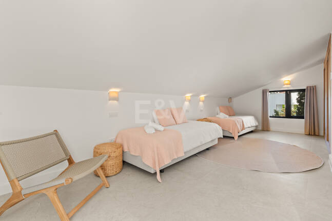 Luxury Semi-Detached Villa with Stunning Sea Views and Elegant Contemporary Design