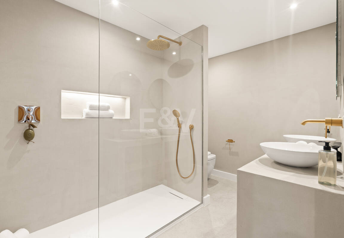 Luxury Semi-Detached Villa with Stunning Sea Views and Elegant Contemporary Design