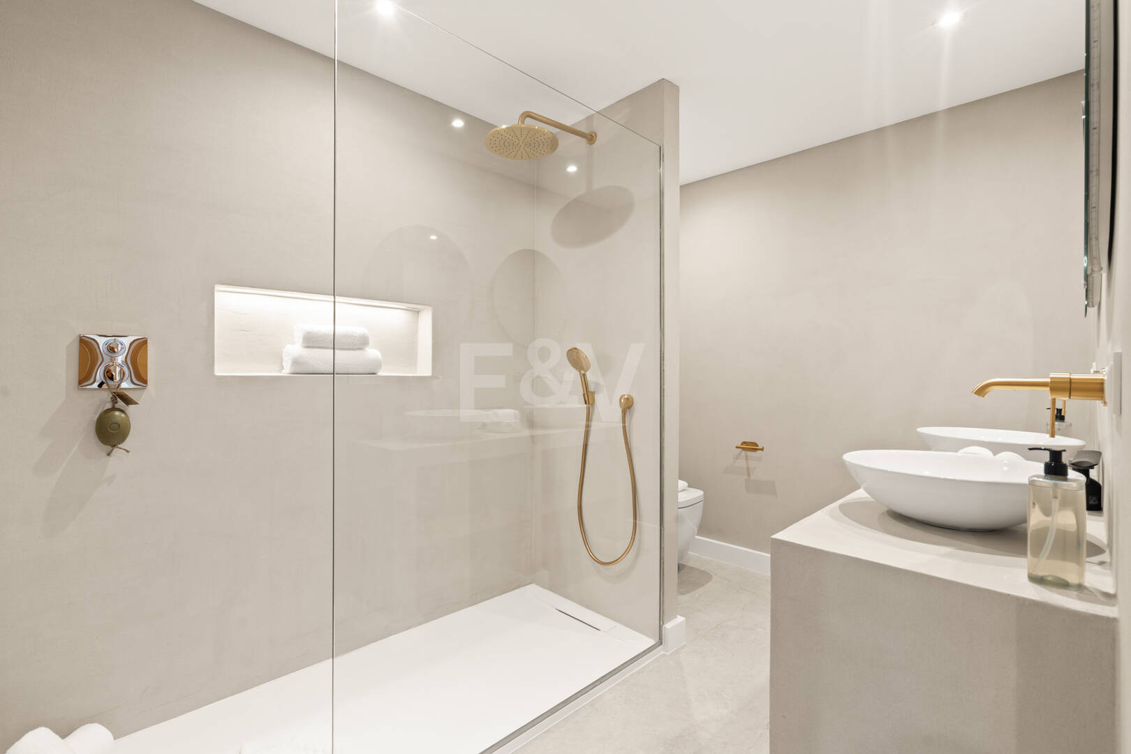 Luxury Semi-Detached Villa with Stunning Sea Views and Elegant Contemporary Design