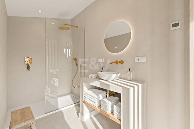 Luxury Semi-Detached Villa with Stunning Sea Views and Elegant Contemporary Design