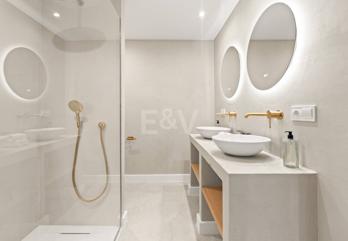 Luxury Semi-Detached Villa with Stunning Sea Views and Elegant Contemporary Design