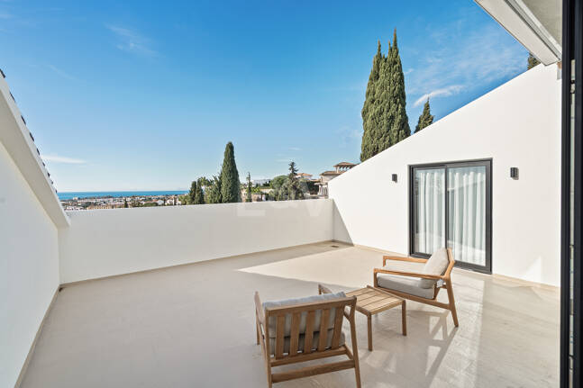 Luxury Semi-Detached Villa with Stunning Sea Views and Elegant Contemporary Design