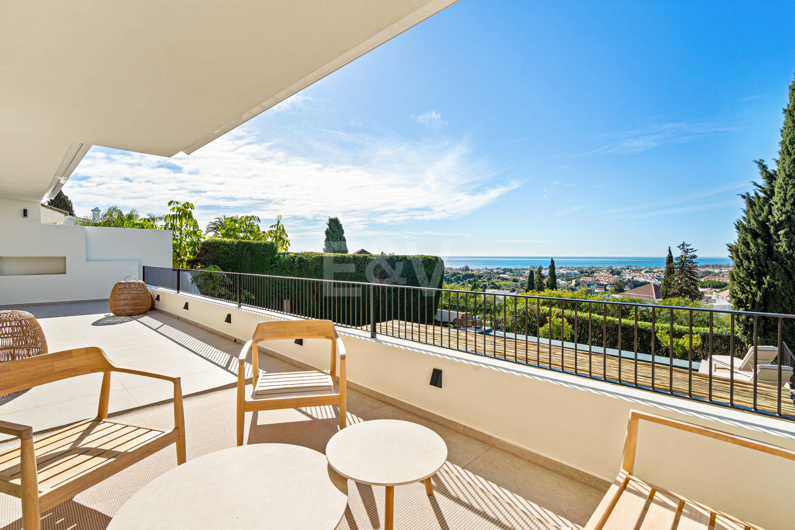 Luxury Semi-Detached Villa with Stunning Sea Views and Elegant Contemporary Design