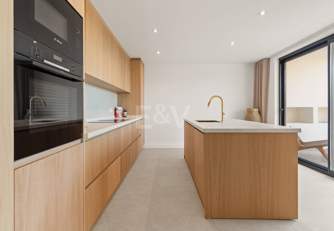 Luxury Semi-Detached Villa with Stunning Sea Views and Elegant Contemporary Design