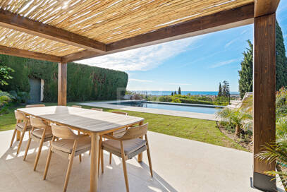 Luxury Semi-Detached Villa with Stunning Sea Views and Elegant Contemporary Design