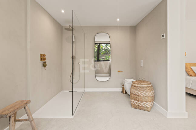 Luxury Semi-Detached Villa with Stunning Sea Views and Elegant Contemporary Design