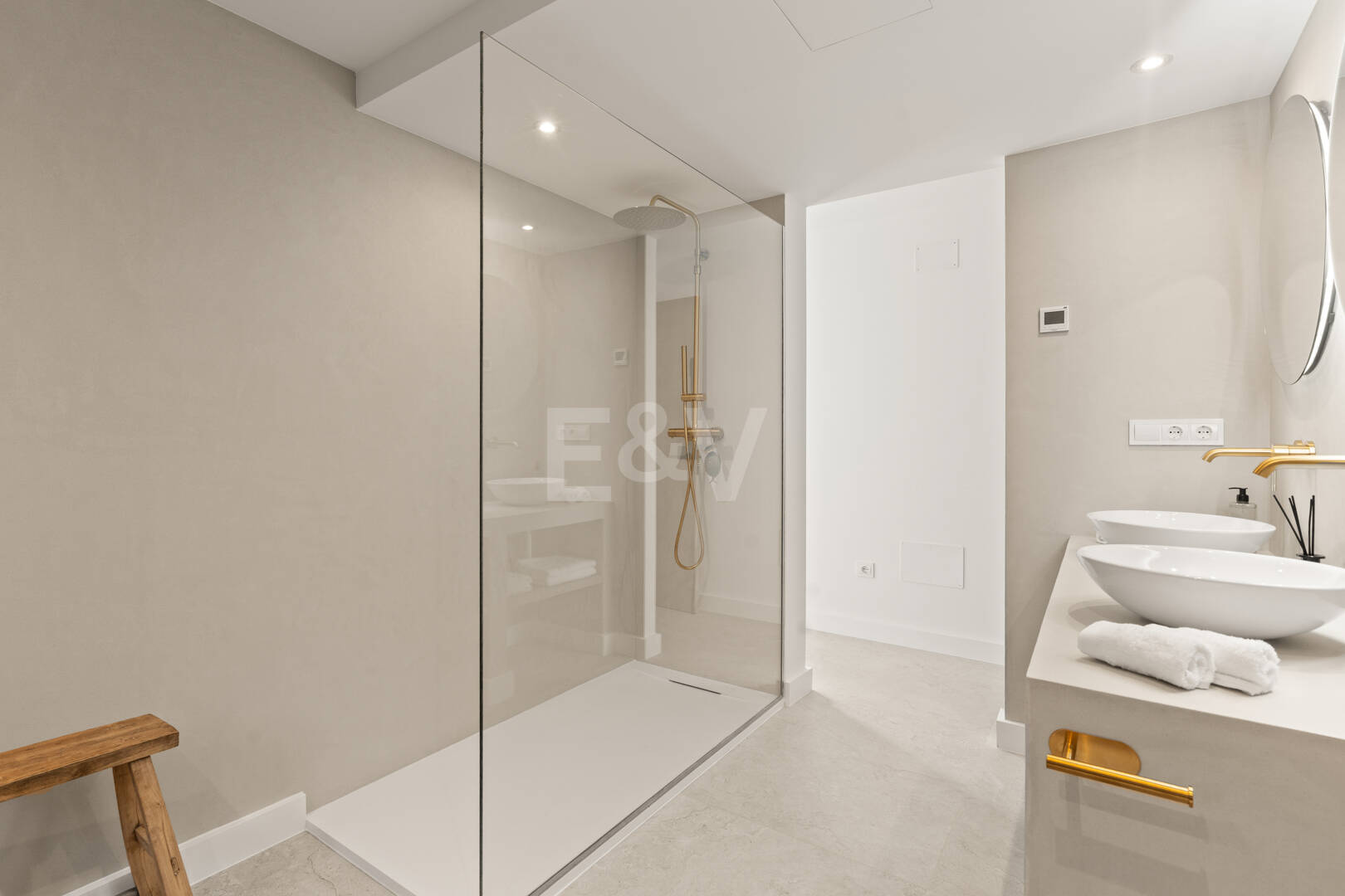 Luxury Semi-Detached Villa with Stunning Sea Views and Elegant Contemporary Design