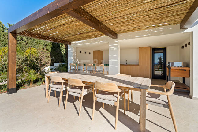 Luxury Semi-Detached Villa with Stunning Sea Views and Elegant Contemporary Design