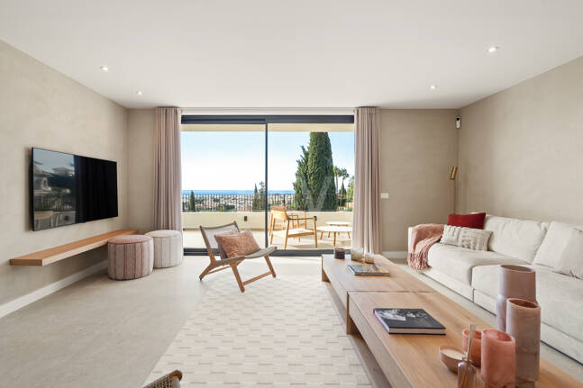 Luxury Semi-Detached Villa with Stunning Sea Views and Elegant Contemporary Design