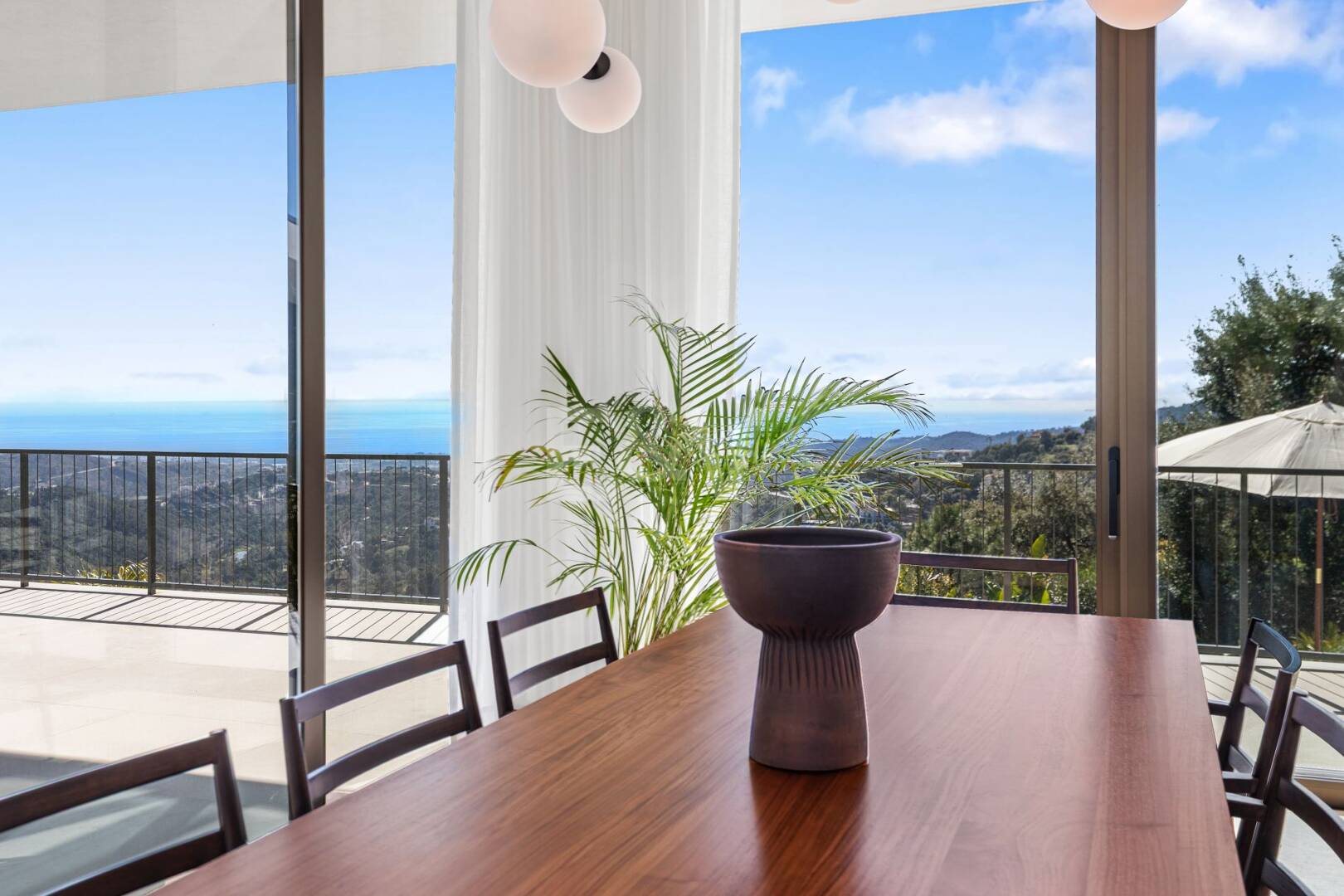 Eco-Friendly Villa in Monte Mayor with Panoramic Sea and Mountain Views