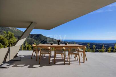 Eco-Friendly Villa in Monte Mayor with Panoramic Sea and Mountain Views