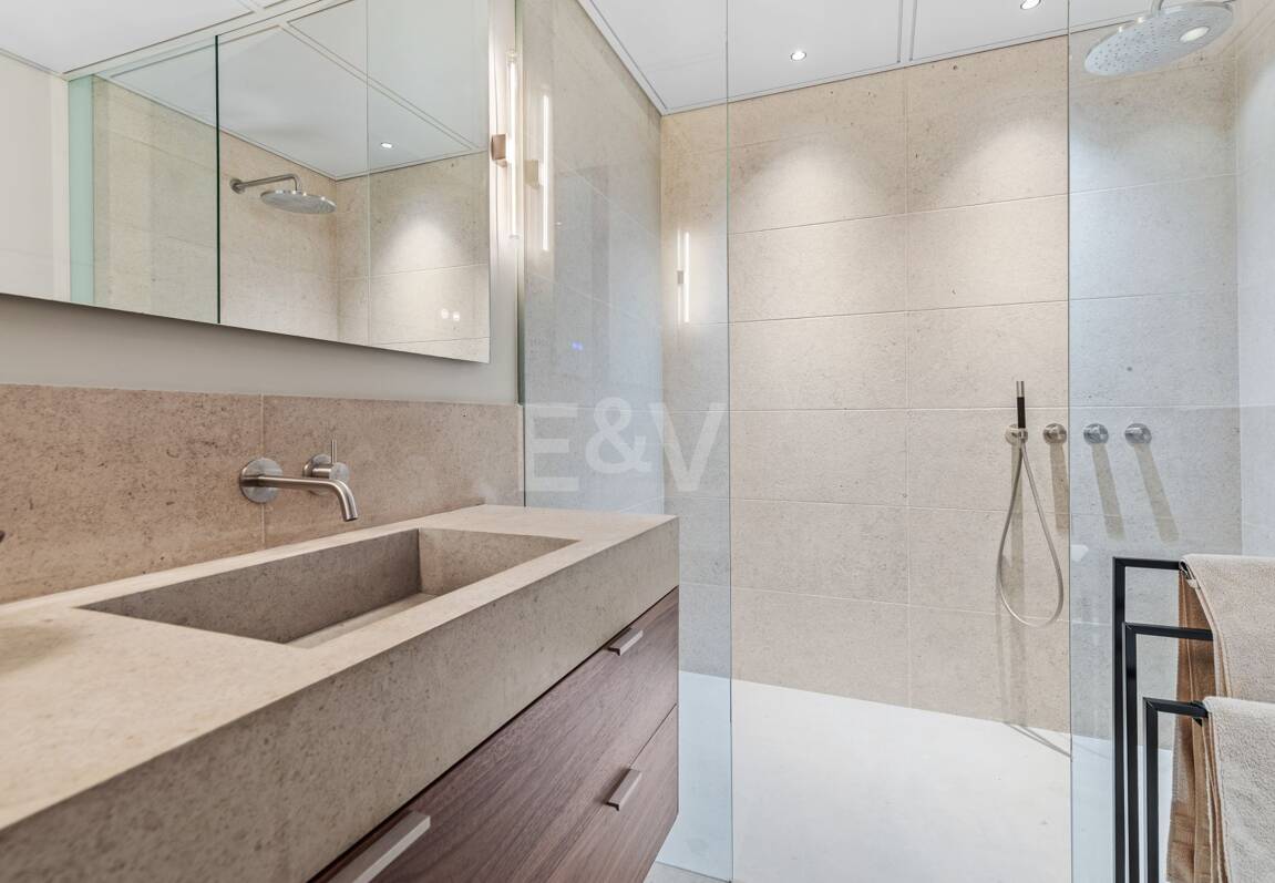 Eco-Friendly Villa in Monte Mayor with Panoramic Sea and Mountain Views