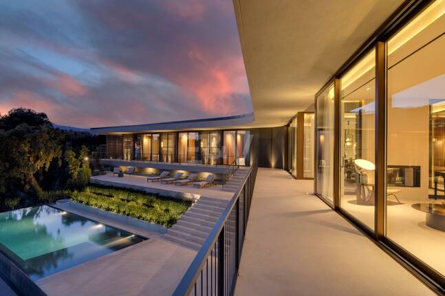 Eco-Friendly Villa in Monte Mayor with Panoramic Sea and Mountain Views