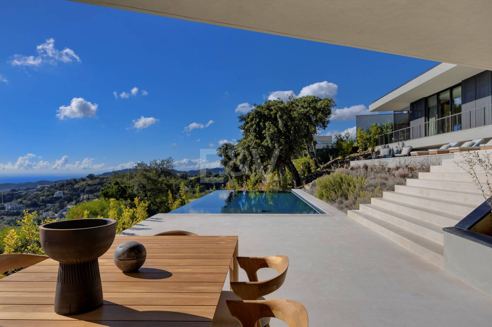 Eco-Friendly Villa in Monte Mayor with Panoramic Sea and Mountain Views