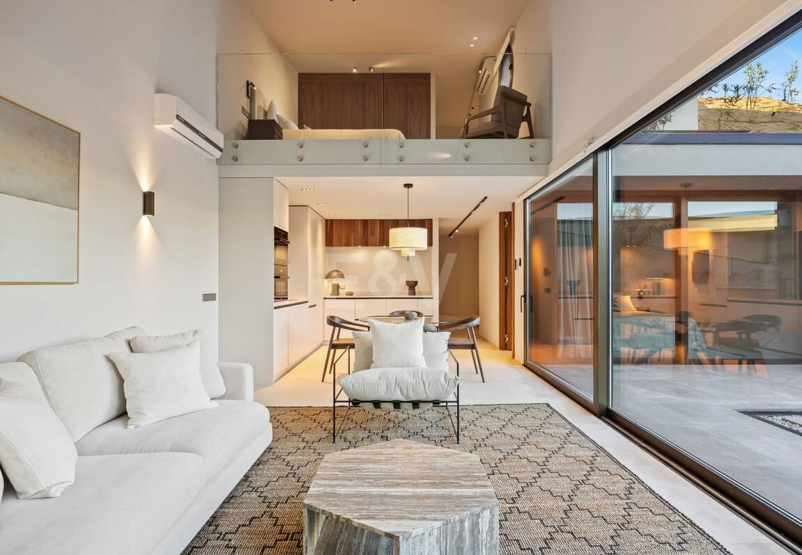 Eco-Friendly Villa in Monte Mayor with Panoramic Sea and Mountain Views