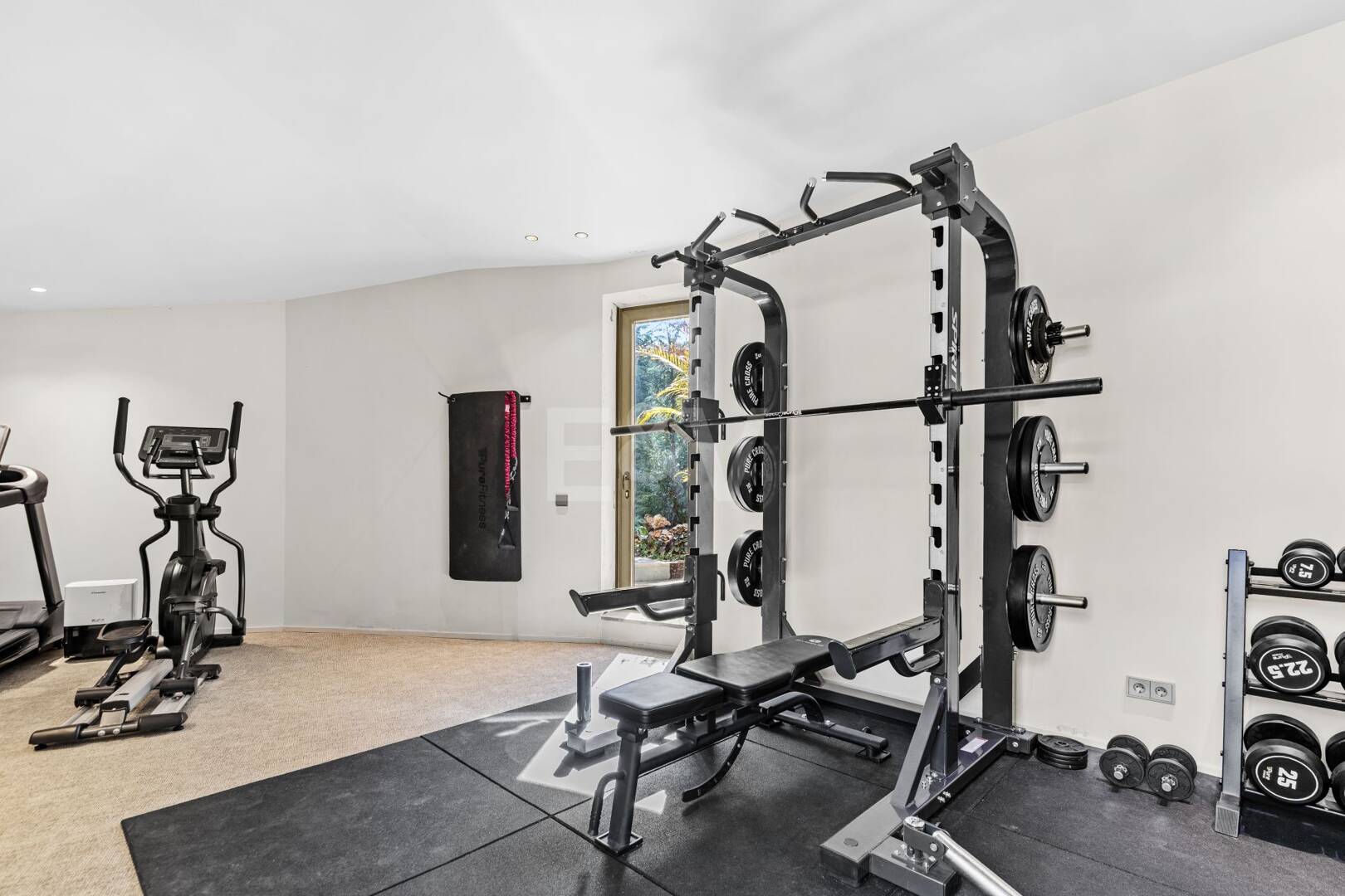 Eco-Friendly Villa in Monte Mayor with Panoramic Sea and Mountain Views