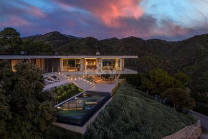 Eco-Friendly Villa in Monte Mayor with Panoramic Sea and Mountain Views