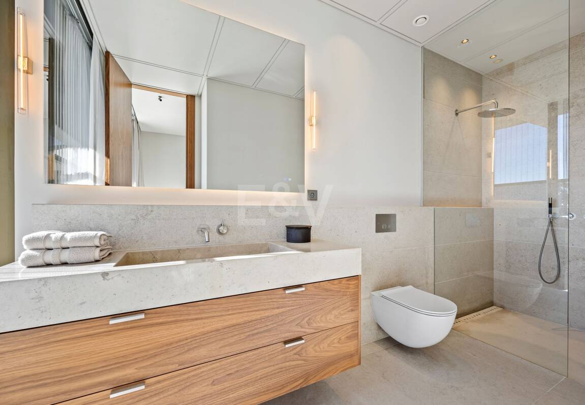 Eco-Friendly Villa in Monte Mayor with Panoramic Sea and Mountain Views