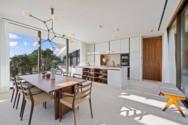 Eco-Friendly Villa in Monte Mayor with Panoramic Sea and Mountain Views