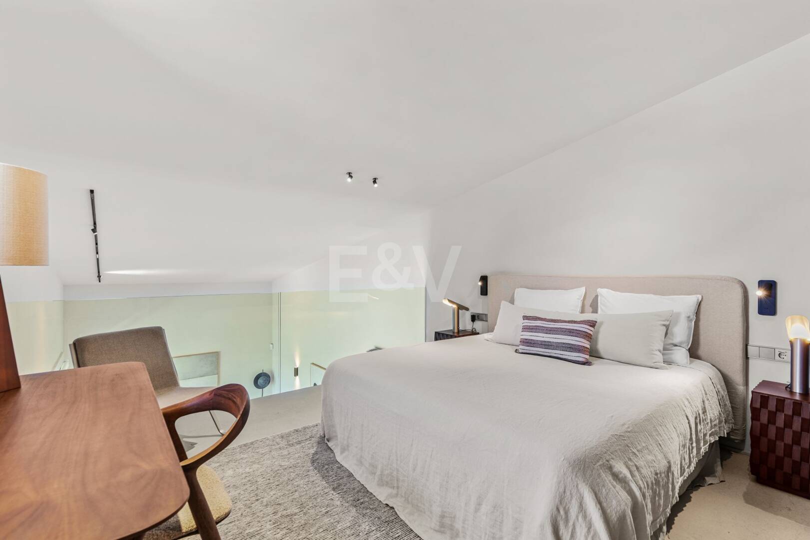 Eco-Friendly Villa in Monte Mayor with Panoramic Sea and Mountain Views