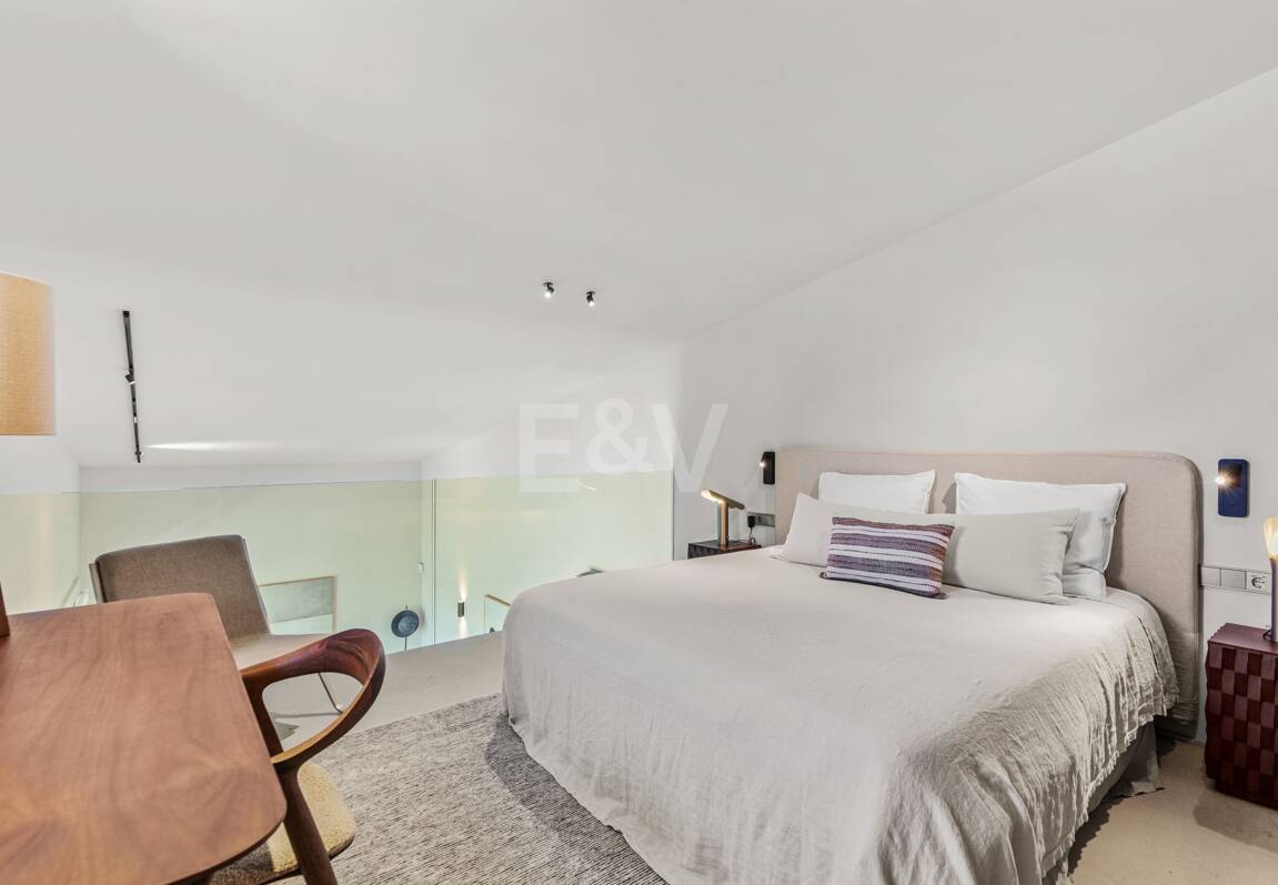 Eco-Friendly Villa in Monte Mayor with Panoramic Sea and Mountain Views