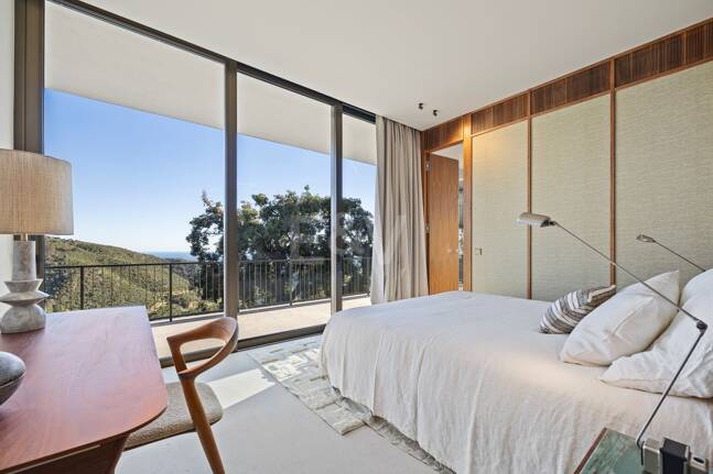 Eco-Friendly Villa in Monte Mayor with Panoramic Sea and Mountain Views