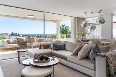 Luxuriöses Duplex-Penthouse mit atemberaubendem Meer- und Bergblick