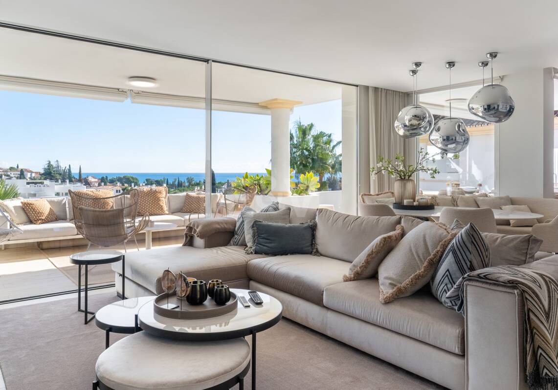 Penthouse Duplex Luxueux avec Mer et Montagne Vues