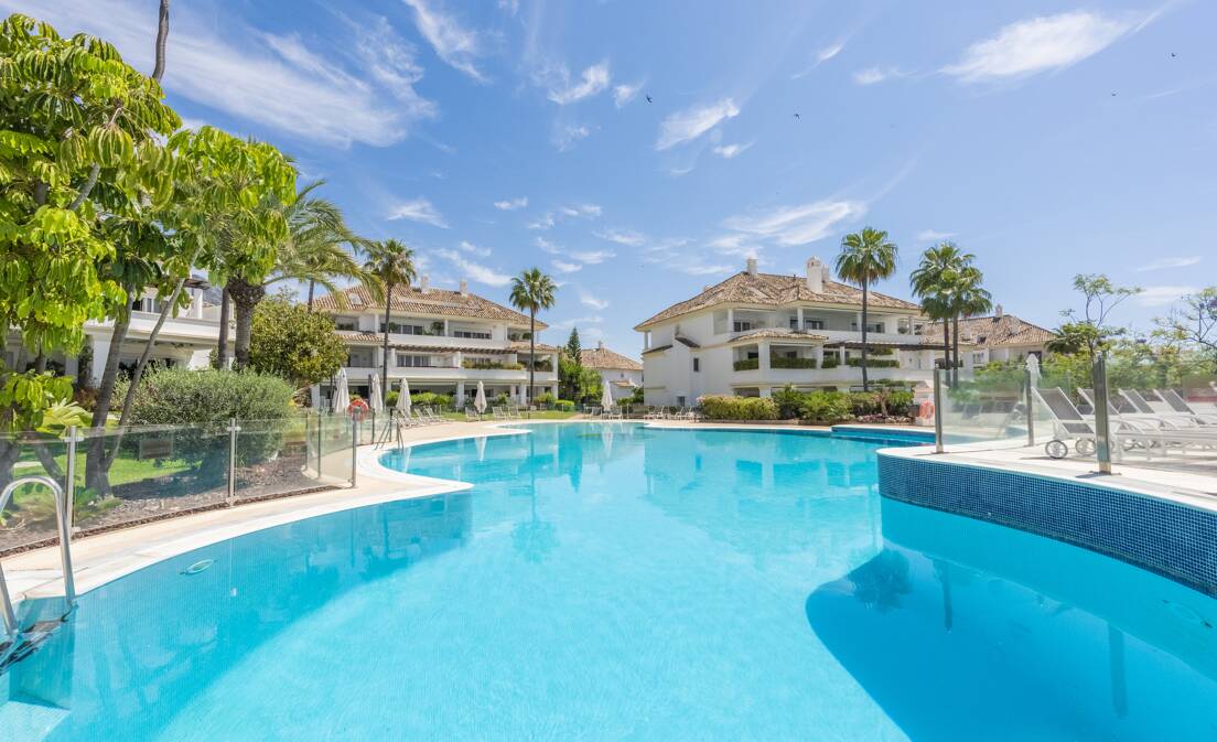 Luxurious Duplex Penthouse with Stunning Sea & Mountain Views