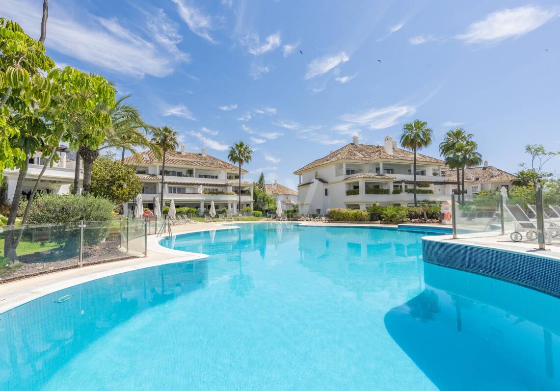 Penthouse Duplex Luxueux avec Mer et Montagne Vues